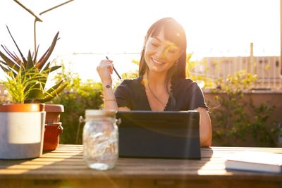 Brits are blending business and leisure trips and saving £1,000 in the process