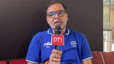 'If sports are kept separate from politics...': WFI chief criticizes politicians for exploiting Vinesh Phogat's disqualification