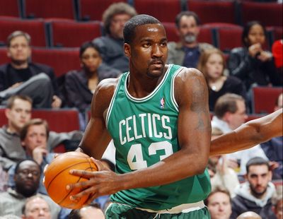 How champion Boston Celtics alumnus Kendrick Perkins made $1,500 doing pushups