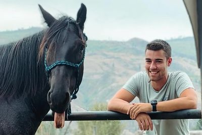 A Special Bond Between A Rescue Horse And His Owner’s Fiancé Is Melting Hearts On The Internet