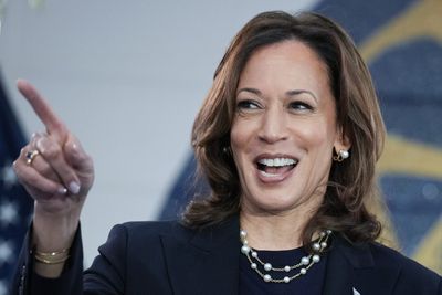 Schumer joins growing chorus of pro-crypto Democrats—but Harris keeps silent for now