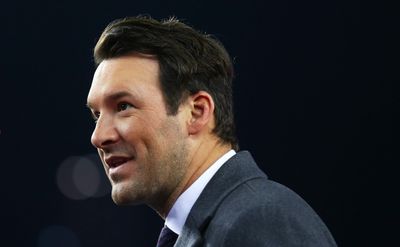 Tony Romo praising Tom Brady joining NFL announcing is like a dinosaur hyping up comets