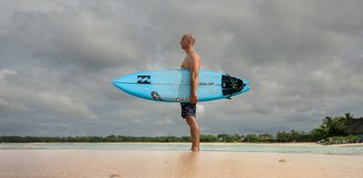 Following a vision-impaired surfer, The Blind Sea is far from a hero portrait. This is what makes it interesting