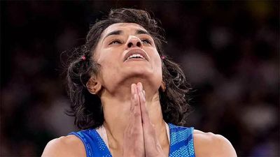 No silver lining for Vinesh Phogat