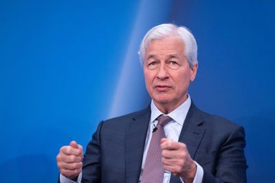 Jamie Dimon wants to hit millionaires with 'Buffett Rule' to tackle national debt