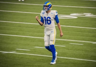 Jared Goff Demonstrates Team Unity And Personal Determination On Field