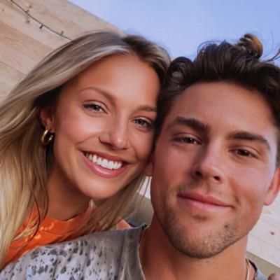 Scott Kingery Shares Heartwarming Selfie With Girlfriend