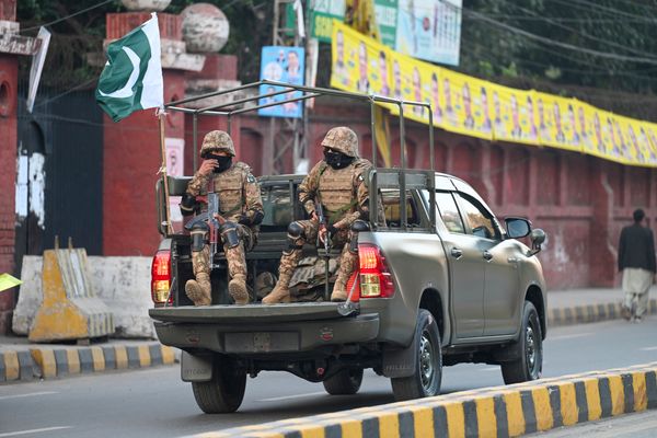 Pakistan’s military arrests three former officers amid spy chief probe