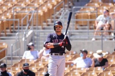 César Hernández Displays Focus And Precision In Game Shot