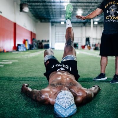 Chris Carson Demonstrates Dedication In Intense Workout Session