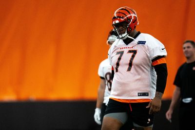 Bengals OT Trent Brown left practice vs. Bears with lower back issue