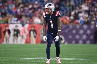 Patriots rookie WR Ja’Lynn Polk turns heads with pre-game attire