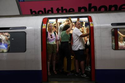 Which London Underground and Overground stations and lines are closed this weekend?