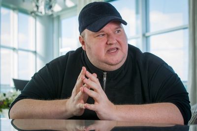 Internet entrepreneur Kim Dotcom to be extradited from New Zealand to US