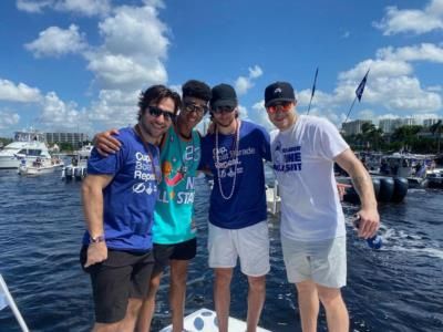 Anthony Cirelli Enjoys Sunny Day With Friends In Tampa