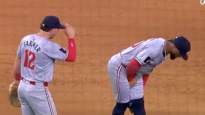 Kyle Farmer Ends Twins Celebration Painfully With a Cup Check