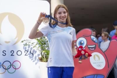 Romanian Gymnast Ana Barbosu Receives Olympic Bronze Medal