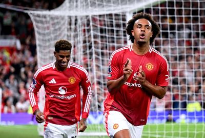 Substitute Joshua Zirkzee scores late debut winner as Man Utd see off Fulham