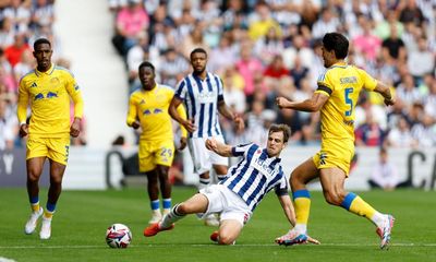 Daniel Farke happy with point at West Brom after difficult week for Leeds