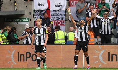 Joelinton seals victory for 10-man Newcastle against Southampton