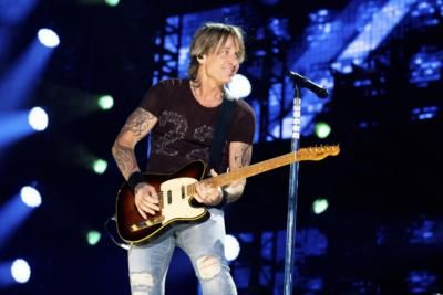 Keith Urban Surprises Fans With Free Concert At Buc-Ee's