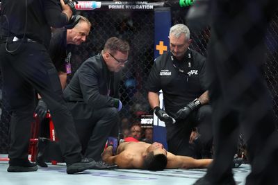 Carlos Prates def. Li Jingliang at UFC 305: Best photos