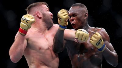 Adesanya choked in UFC title loss to du Plessis