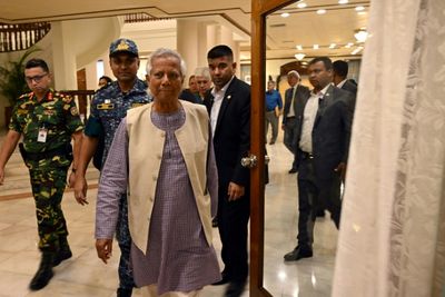 Bangladesh's Yunus Reassures On Rohingya Refugees, Garment Exports