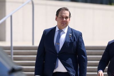 Santos to plead guilty in fraud case