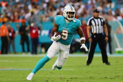 Dolphins excited to keep ‘finding things to do’ with TE Jonnu Smith