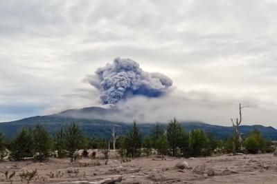 Russia's Shiveluch Volcano Erupts After 7.0 Magnitude Earthquake