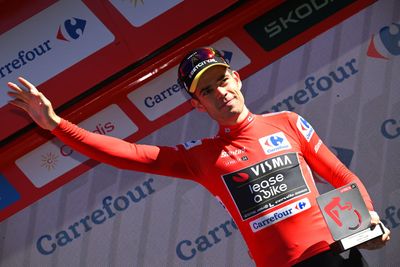 Vuelta a España rollercoaster for Visma-Lease A Bike as Wout van Aert leads but Dylan van Baarle crashes out