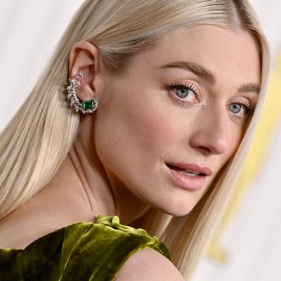 Elizabeth Debicki Says ‘The Crown’ “Ended in the Right Place”