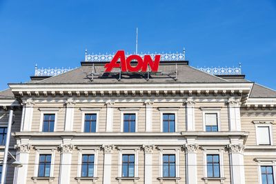 Do Wall Street Analysts Like Aon Stock?