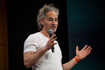 Palantir boss Alex Karp hires people in less than 2 minutes and personally interviews applicants