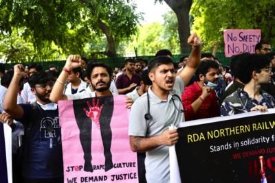 Indian Junior Doctors Continue Protests Over Medic's Rape