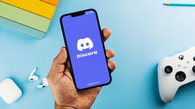 How to report someone on Discord