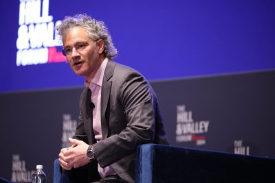 Palantir’s CEO backs Kamala Harris and says that cofounder Peter Thiel’s support of Trump made it harder to get things done