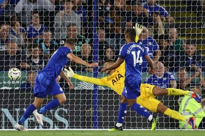 Vardy Strikes As Leicester Hold Misfiring Spurs