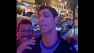 'Zindagi milke bitayenge': Yuzvendra Chahal, Ashish Nehra enjoy a leisurely stroll - Watch