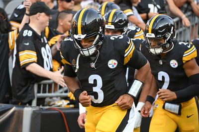 Steelers OC Arthur Smith doesn’t have the ‘burden’ of naming starting QB for final preseason game