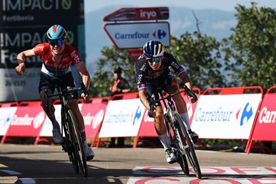 Primož Roglič edges sprint on Pico Villuercas to win stage 4 of Vuelta a España