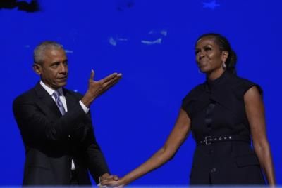 Barack And Michelle Obama To Speak At United Center