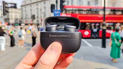 Bowers & Wilkins Pi8 review: Comfy fit, incredible sound