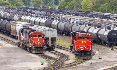 Union dispute shuts down Canadian freight rail amid fears for US trade