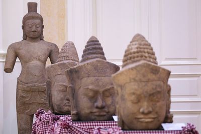 Cambodia's prime minister leads warm welcome home for looted artifacts