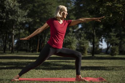 Is Flexibility Key To Longevity? Study Links It To Survival In Middle-Aged Adults