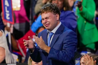 Heartwarming moment Gus Walz tearfully cheers on Tim at DNC: ‘That’s my dad’