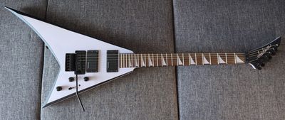 "Delivers on all fronts heavy and looks phenomenal whilst doing so": Jackson X Series Rhoads RRX24 review