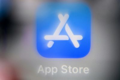 Apple To Let IPhone Users In Europe Delete Its App Store